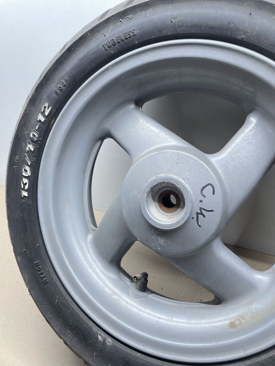 Malaguti F15 - Hinterrad Reifen Felge hinten wheel (109-38)