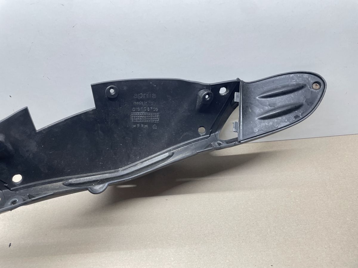Aprilia SR50 R - Lenkerverkleidung vorne Abdeckung fairing (93)