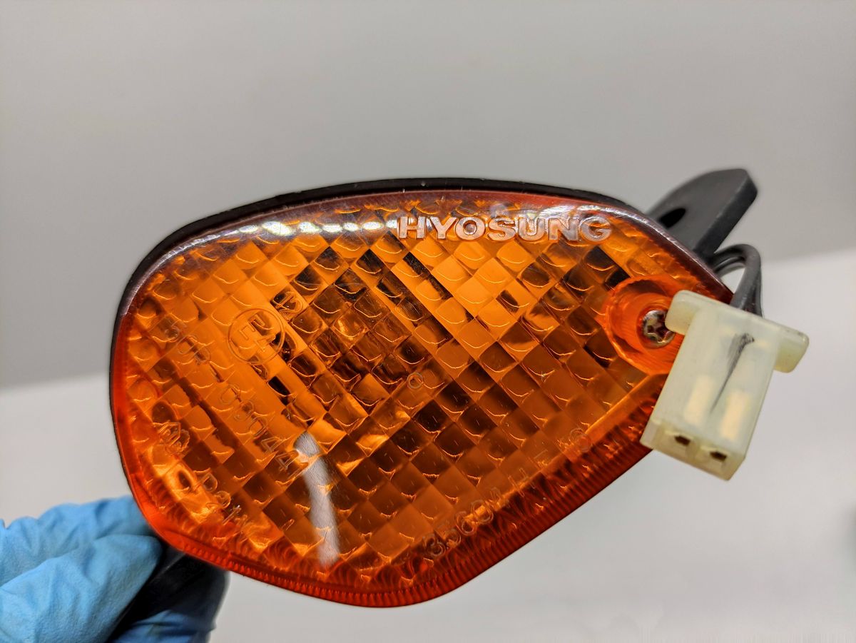 Hyosung Avanti SD50 - Blinker hinten links NEU ! (38-9)
