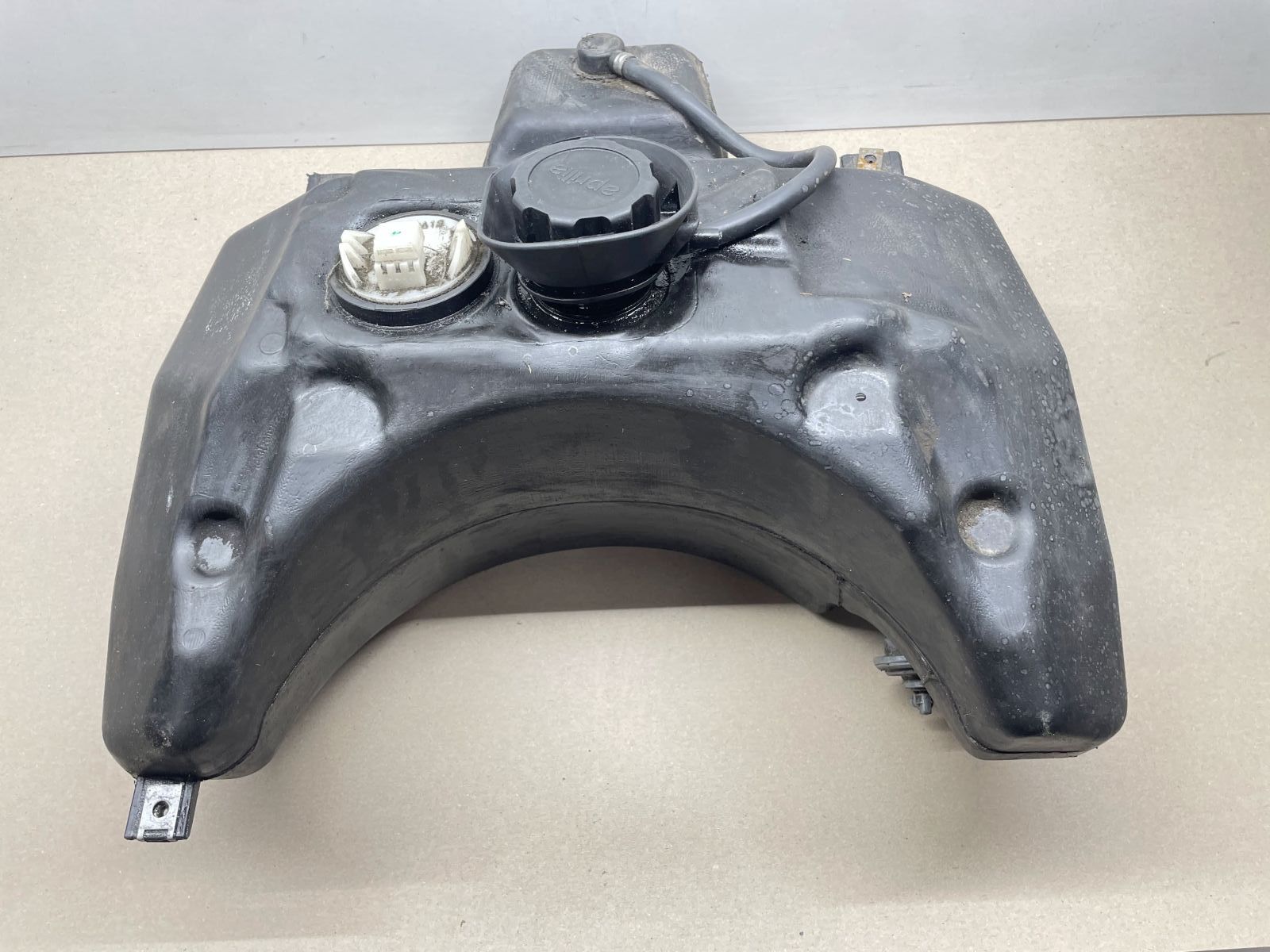 Aprilia SR50 R  - Benzintank Kraftstofftank Tankgeber petrol tank (93)