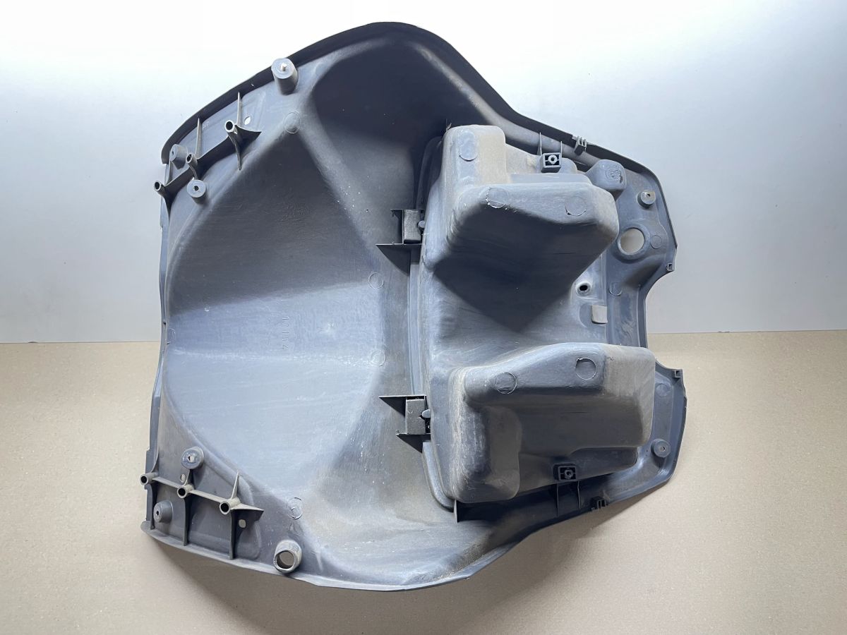Yamaha Cygnus XC 125 - Beinschild Innenraum Verkleidung Abdeckung (74)