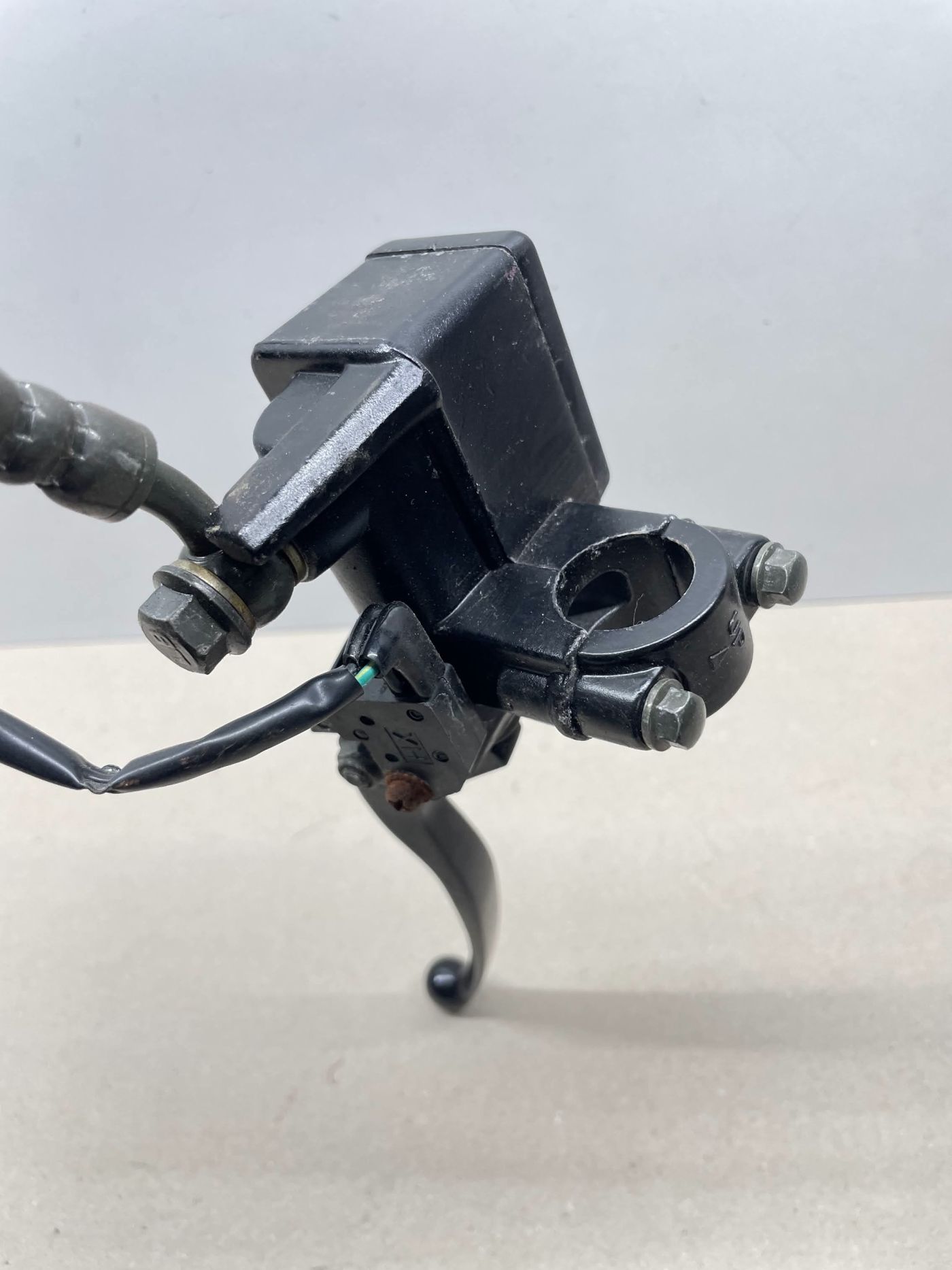 Ering / Baotian BT49QT-7 Bremse vorne Bremshebel Bremspumpe Bremszange  (102-14)