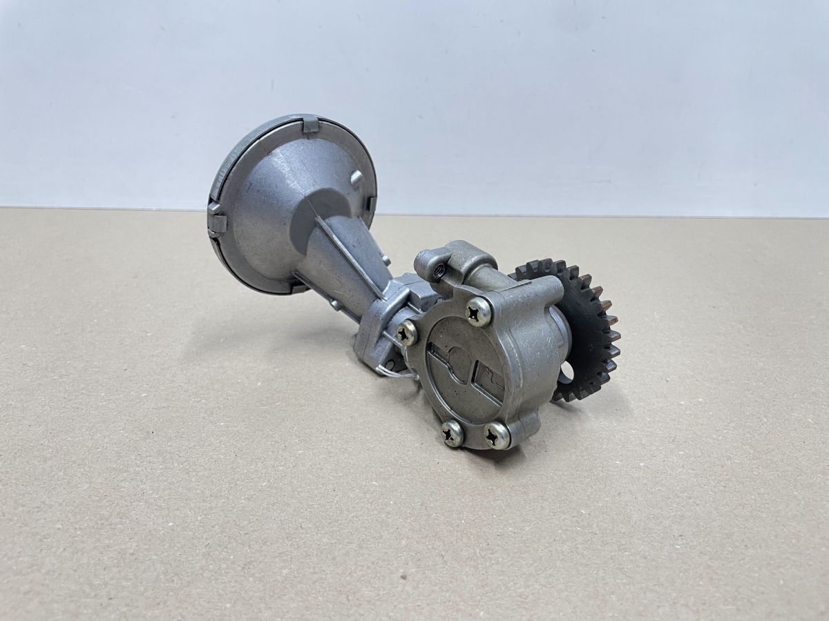 Kawasaki GPZ 500 S EX500A - original Ölpumpe Ölsieb Ritzel oilpump  (118-14)