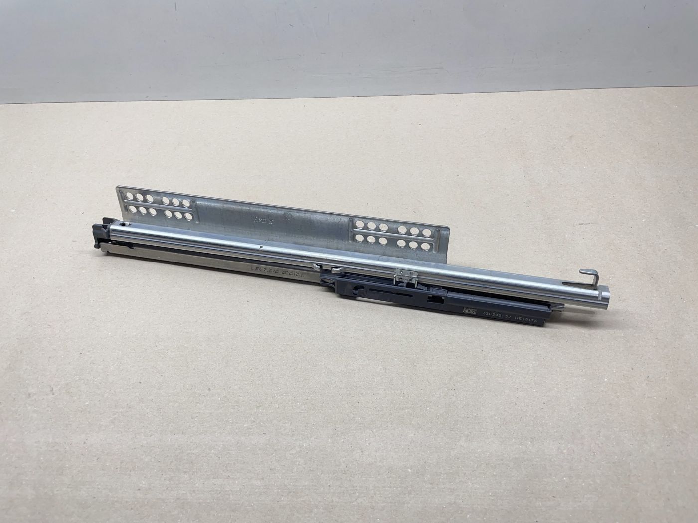 1x Hettich Vollauszug LINKS Quadro V6 YOU M (30 kg) mit Silent System 380 mm EB21
