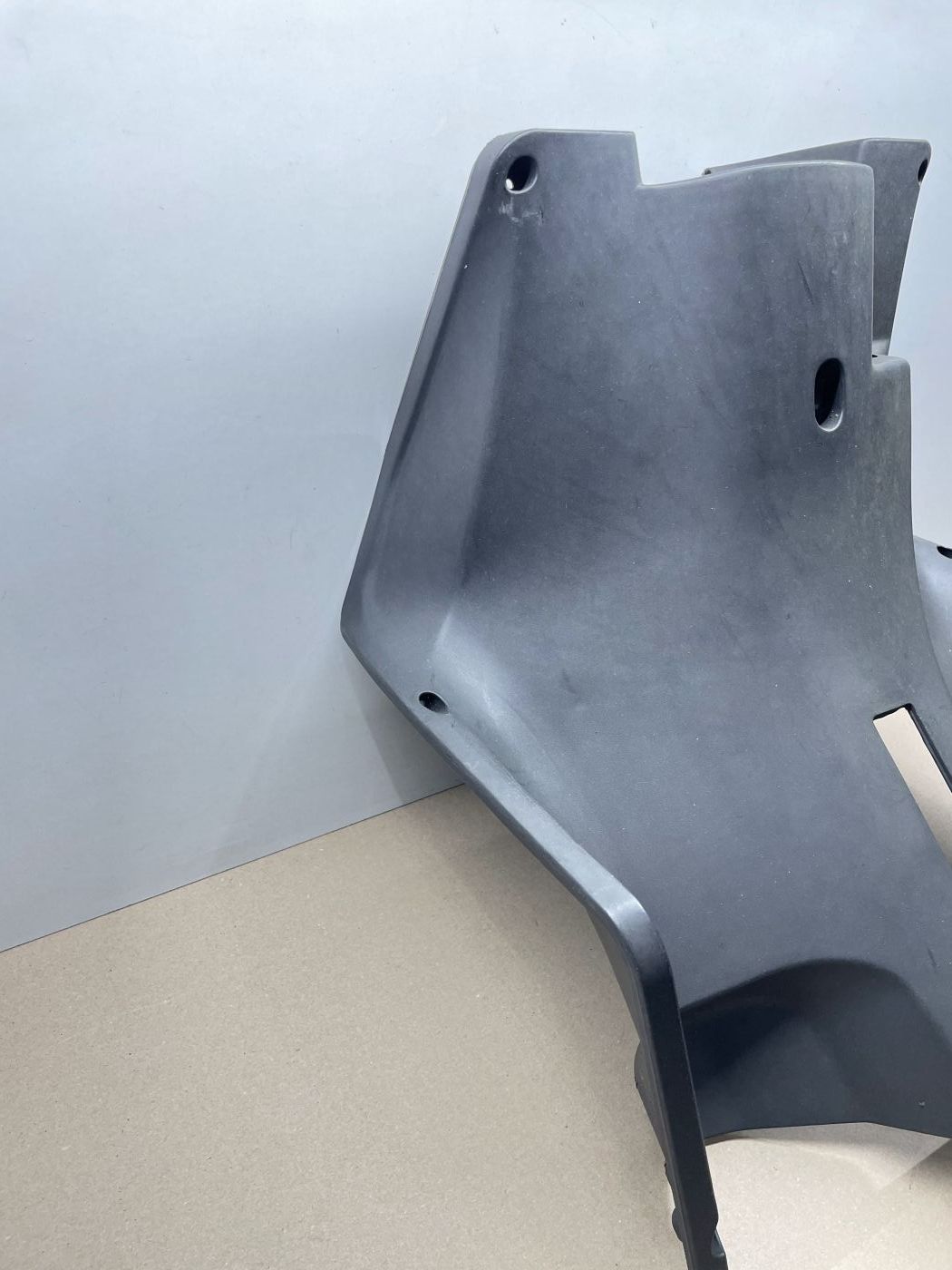 Longjia LJ125T-A Raptor  -  Beinschild Innenraum Abdeckung Verkleidung  (109V)