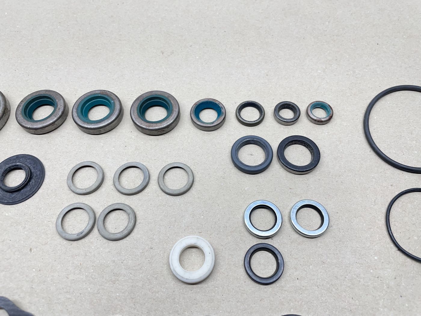 Dichtungen NOS Wellendichtring Krümmerdichtung etc. Sachs Hercules KTM (39-49R)