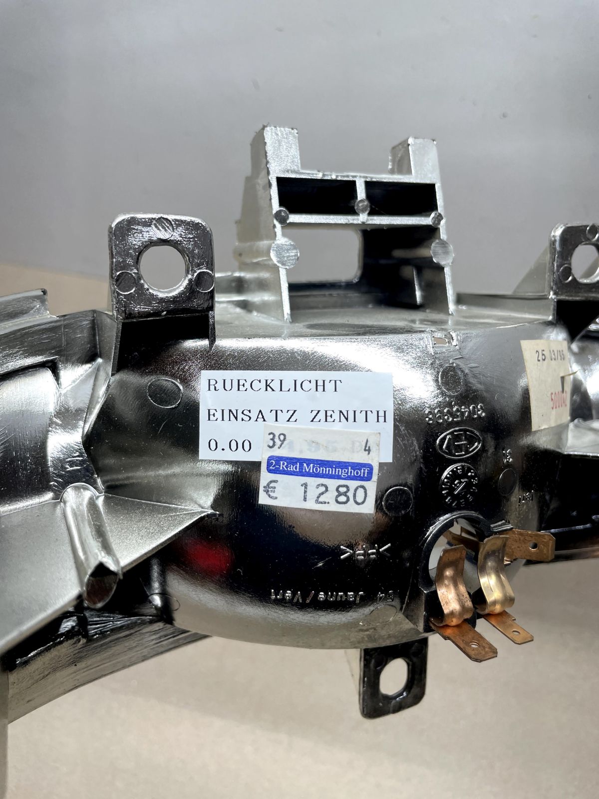Peugeot Zenith Buxy - original Rücklichtgehäuse Einsatz Blinker NEU  (39-16)