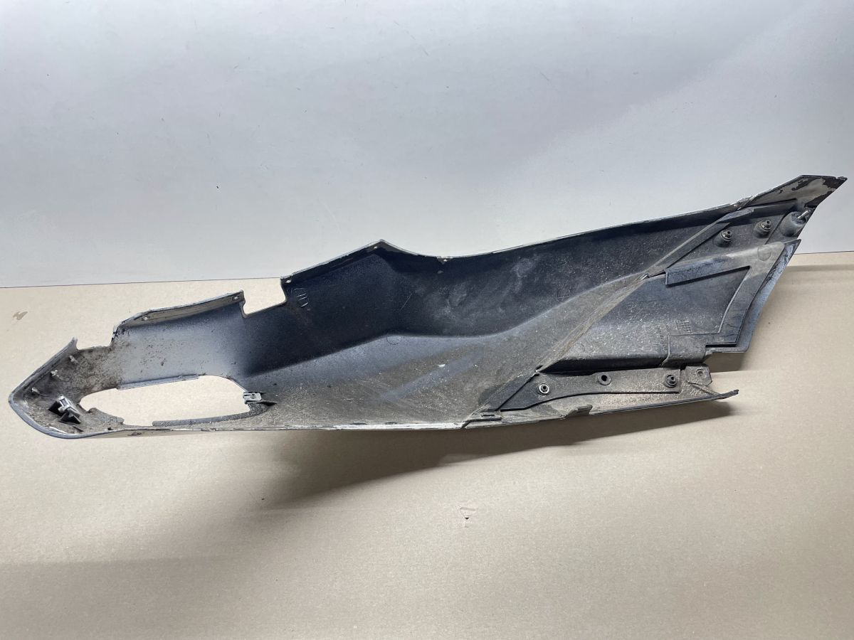 Aprilia SR50 R - Seitenteil links Verkleidung Abdeckung Backe fairing (93)