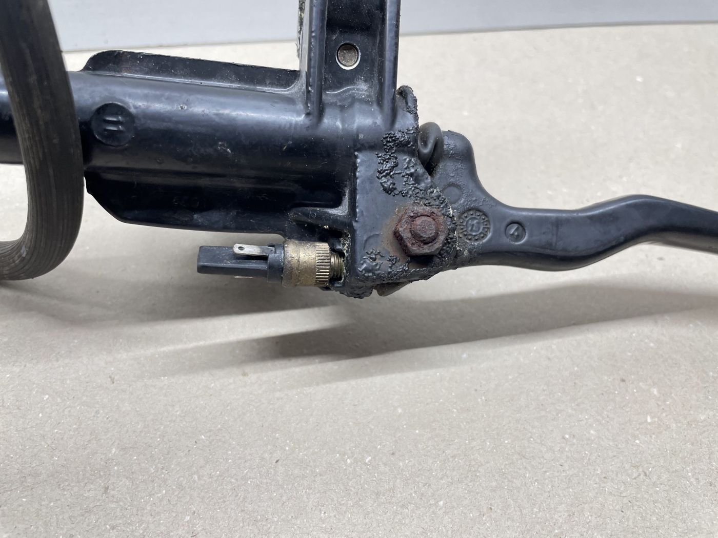 Aprilia Gulliver 50 - Bremse vorne Bremspumpe Bremszange Bremsleitung (102-10)