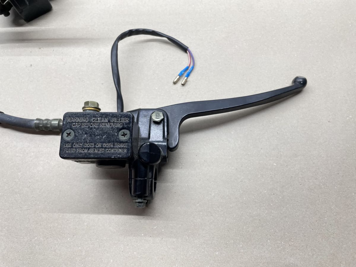 Keeway Easy 50 - Bremse vorne Bremshebel Bremspumpe Bremszange  (102-9)