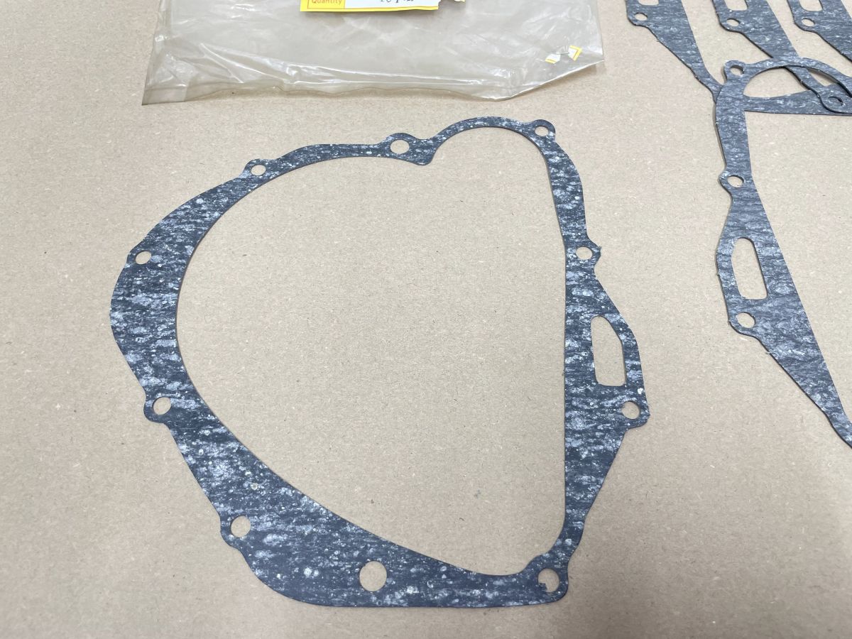 7x Honda CB 400 F - Kupplungsdeckeldichtung clutch cover gasket engine (118-15)