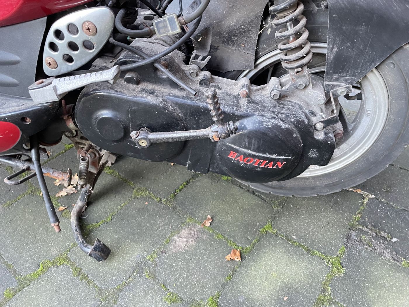 Ering / Baotian BT49QT-7  Verkleidung Fußraste Abdeckung Fußablage (102-14)