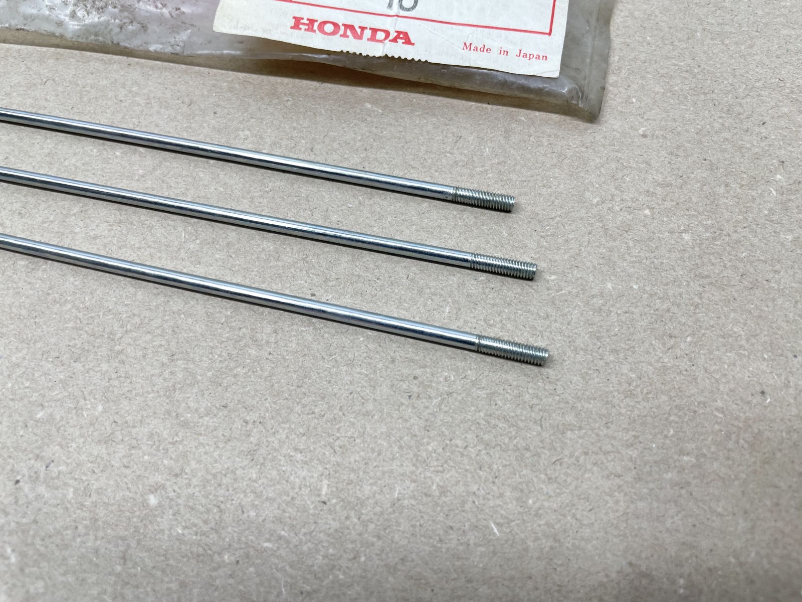Honda MT250 XL250 XL350 - 3x Speiche 8 x 193.5 mit Nippel 44606-356-000 NEU (118-25)