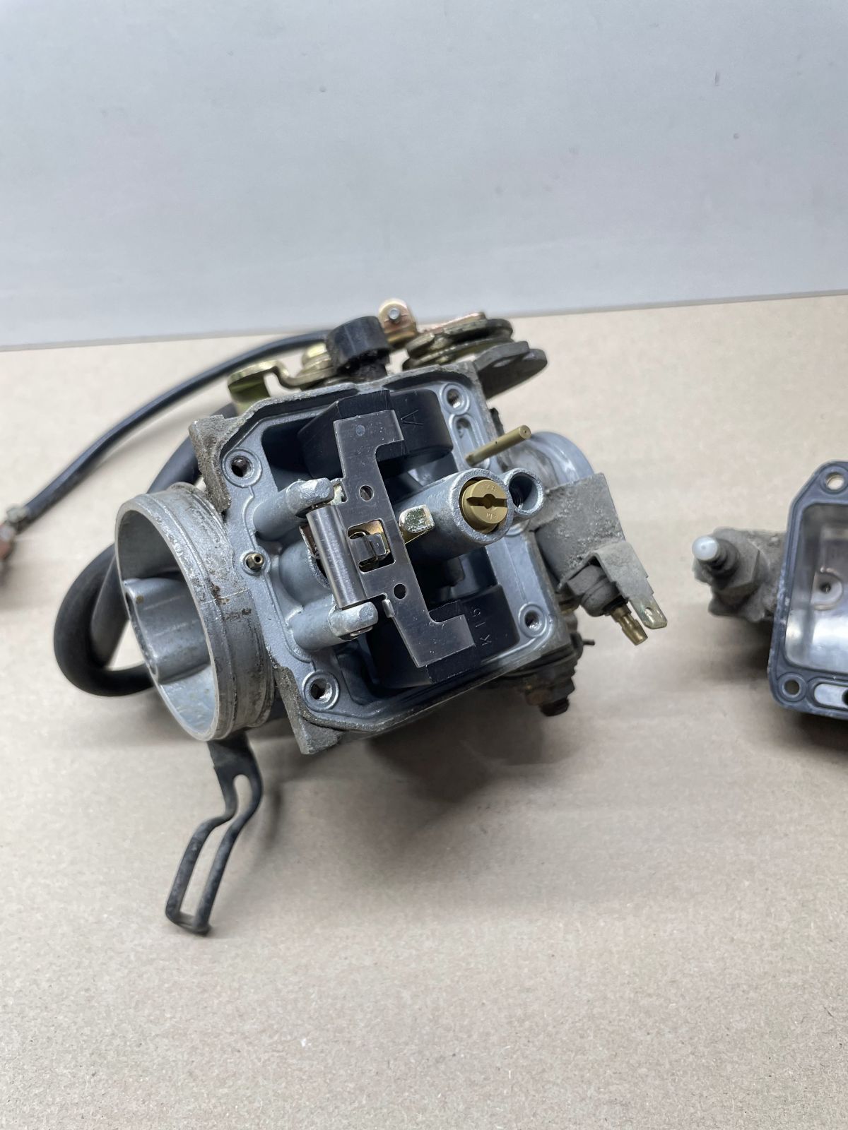 Suzuki AN 125 - ORIGINAL Mikuni Vergaser  (77)