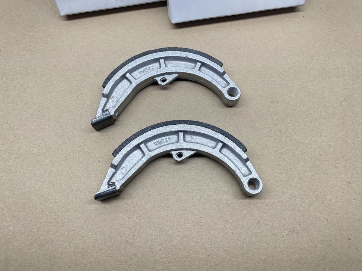 Piaggio Ciao SC -   2x Bremsbacke Bremsbelag 135 x 16  NEU  (W7)