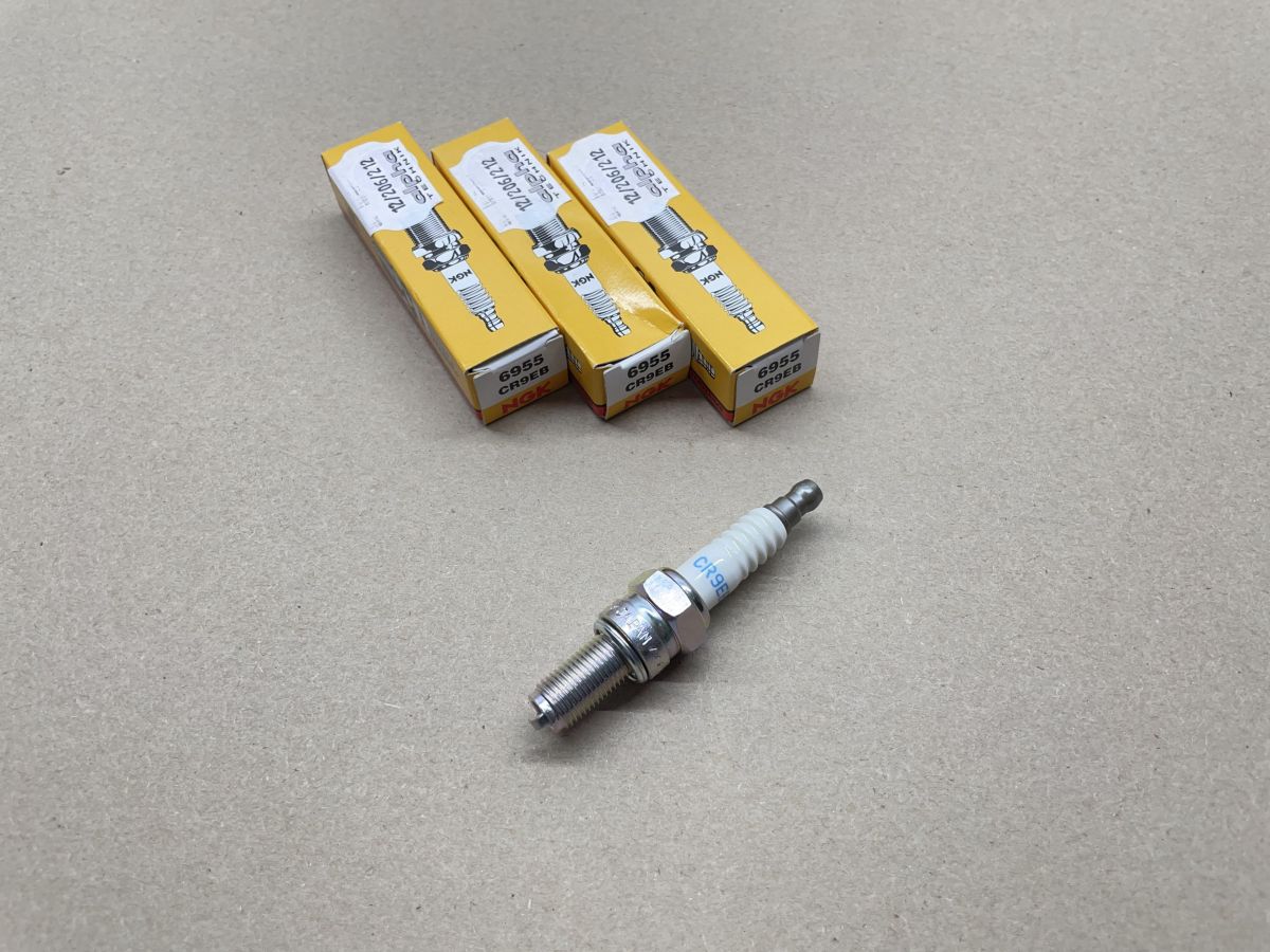 3x Zündkerze NGK CR9EB - Vespa ET4 Piaggio Sfera 125 MV Agusta Brutale (94-403)