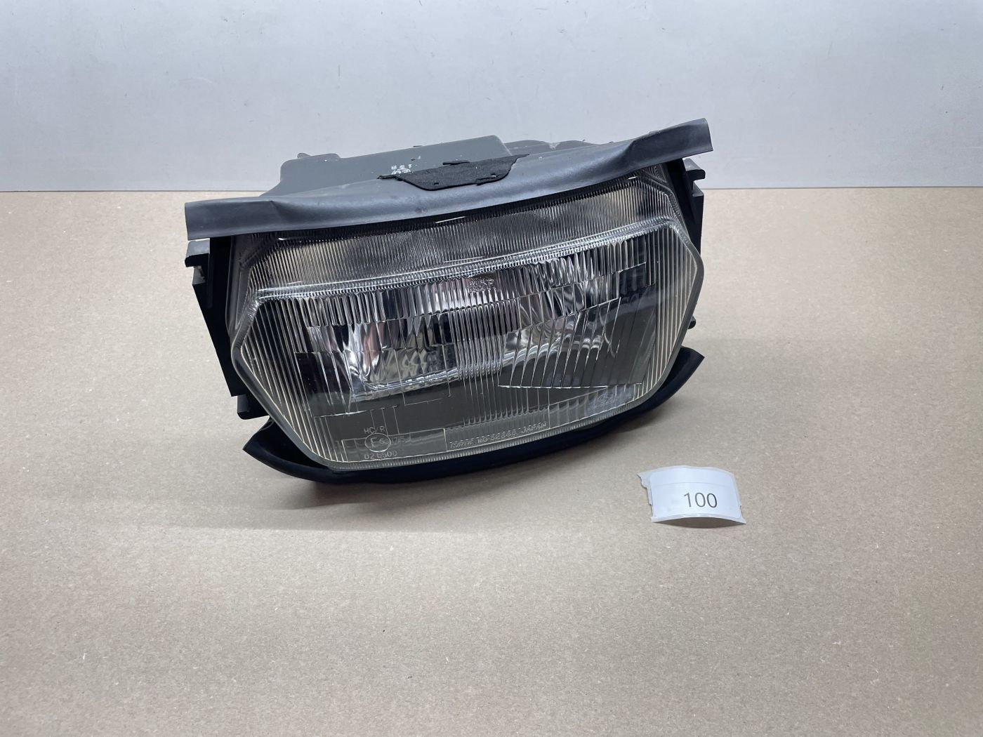 Suzuki GSX 600 F - Scheinwerfer Koito Licht Lampe vorne headlight (118-1)