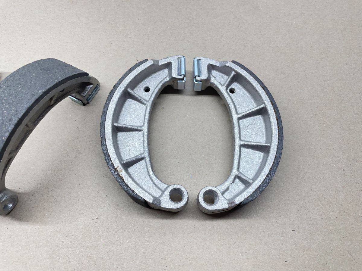 2x Bremsbacken Set - Simson S51 SR50 S50 S60 S70 Schwalbe Star Sperber (94-209)
