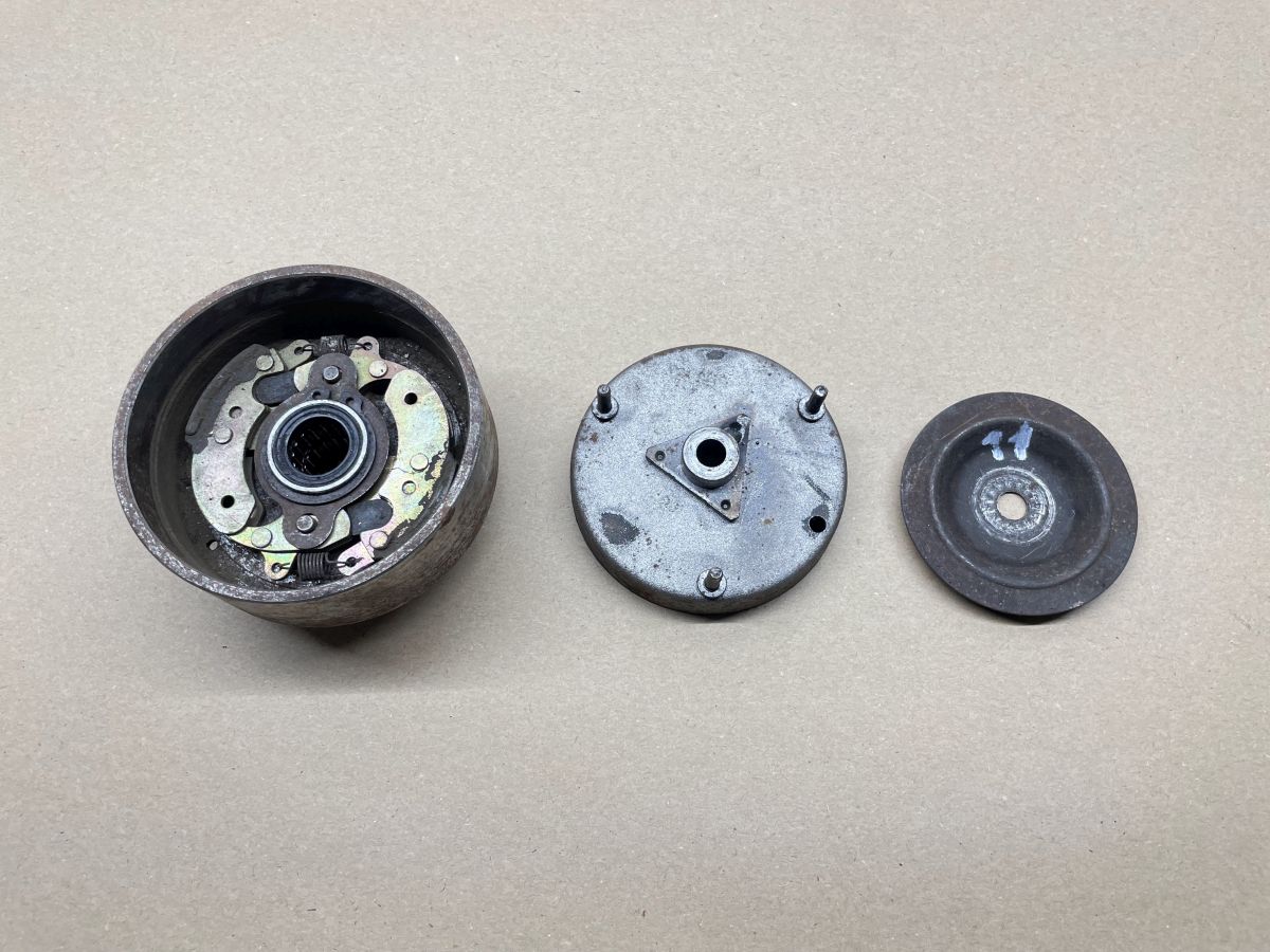 Piaggio Ciao Si Bravo Mofa - Kupplung Glocke Grundplatte Schleuderbacken  (W7)