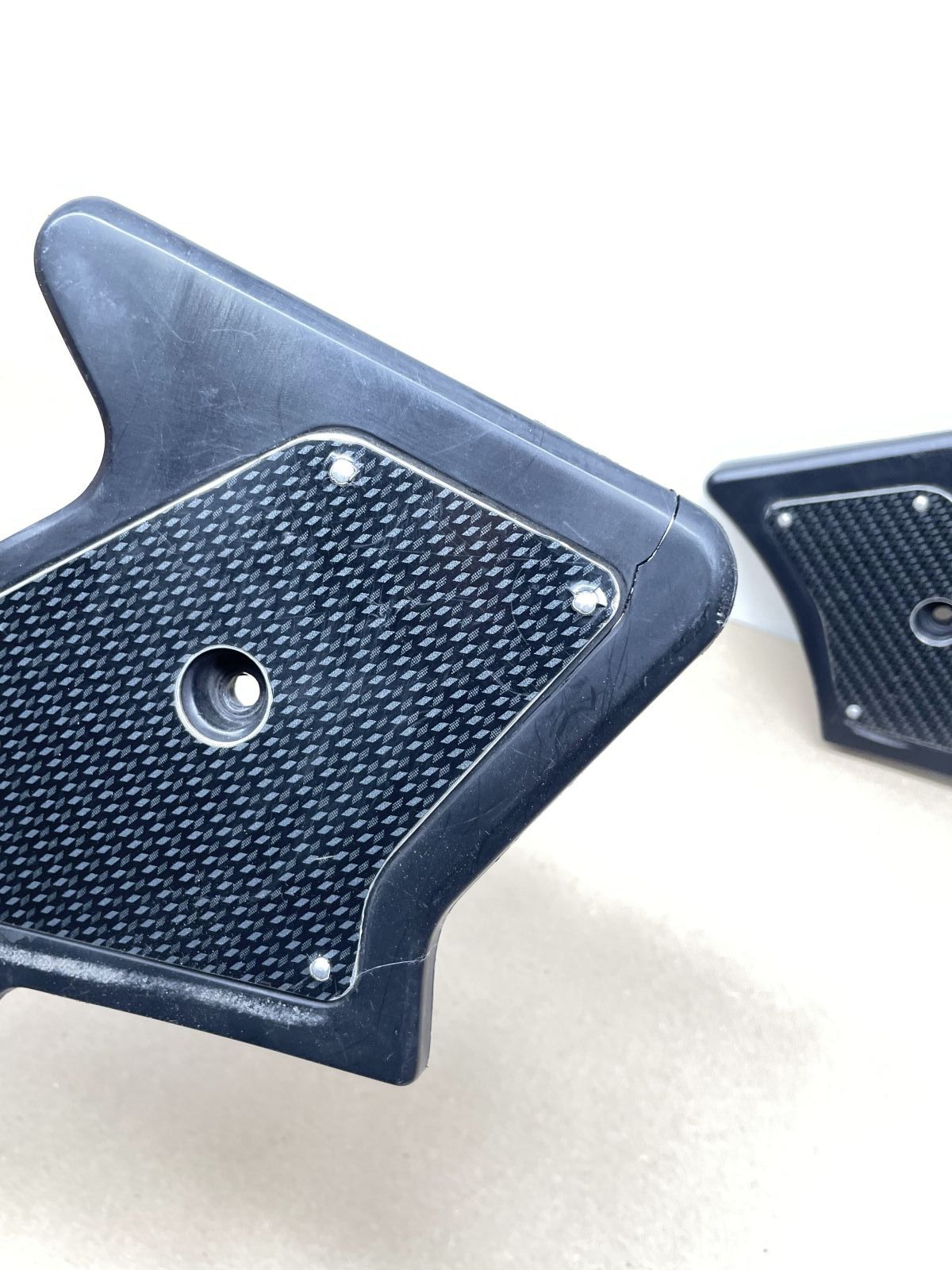 Honda CBR 1000 F SC24 - Verkleidung links + rechts Fußraste fairing footrest (118-24)