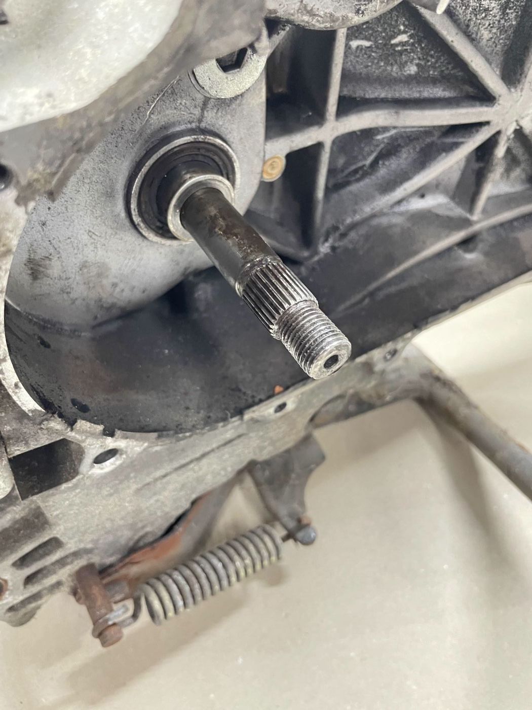 Ering / Baotian BT49QT-7 Motorblock Zylinder Getriebe Kurbelwelle (102-14)