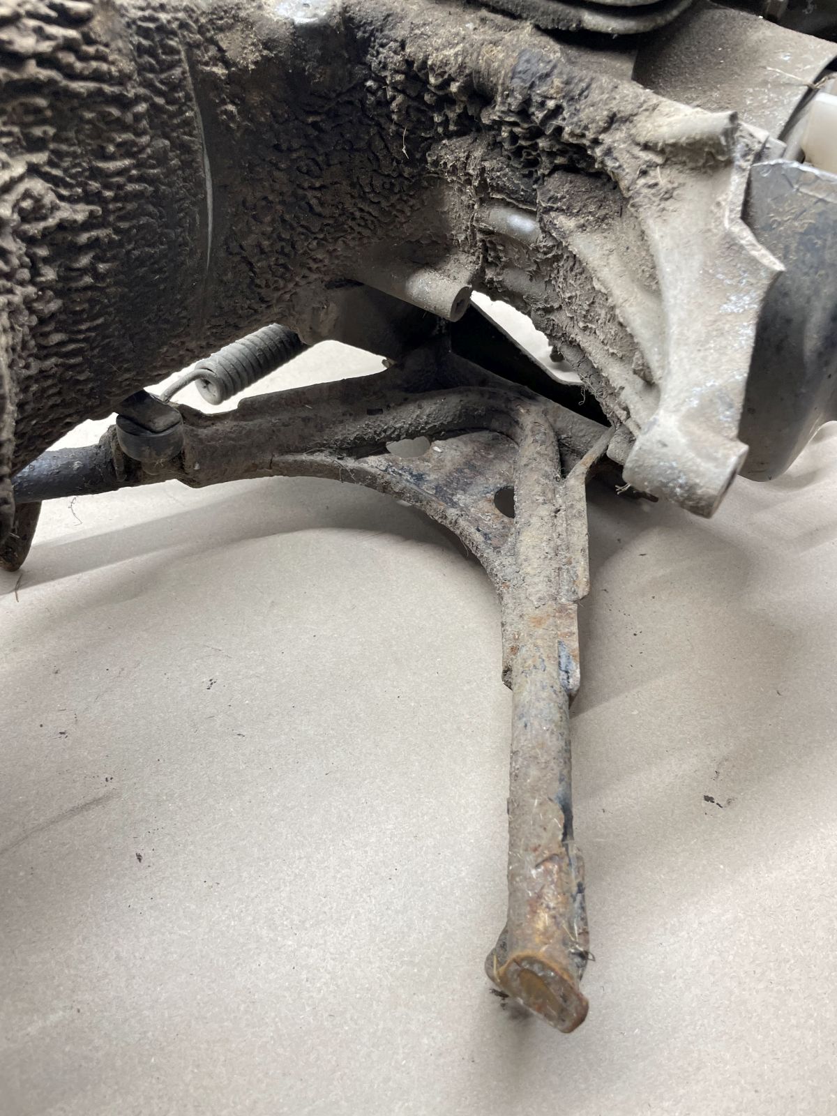 Peugeot TKR Furious 50 -  Motorblock Zylinder Getriebe Kurbelwelle Ständer (89)
