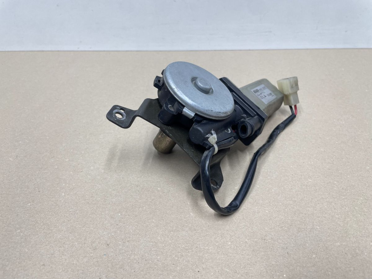 Suzuki GSX 1100 F - Stellmotor Windschutzscheibe Windschild windshield  (118-9)