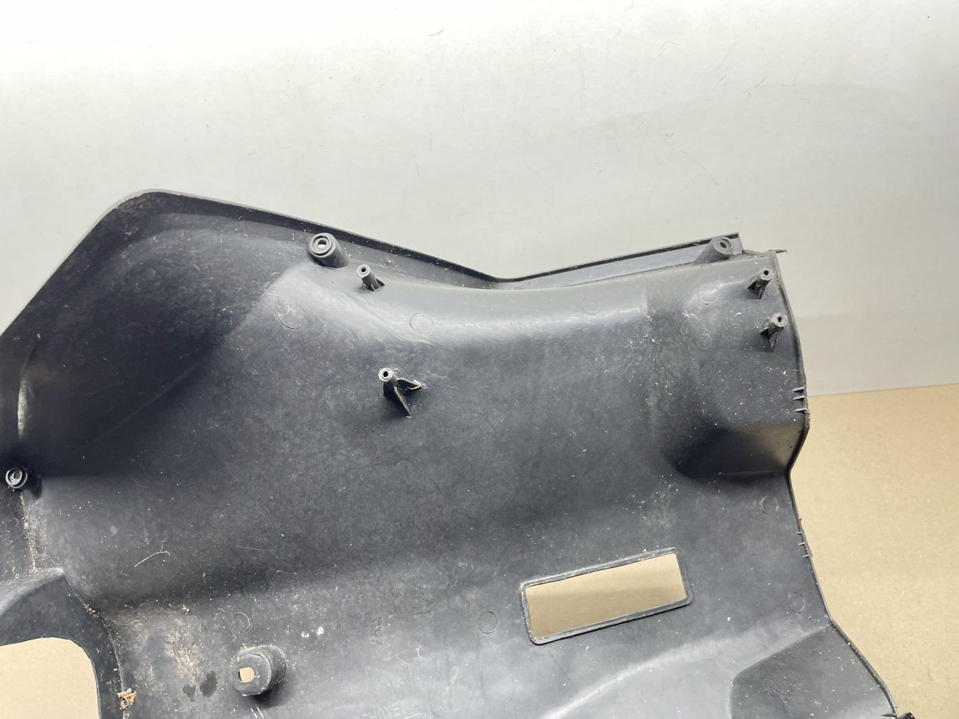 Longjia LJ125T-A Raptor  -  Beinschild Innenraum Abdeckung Verkleidung  (109V)