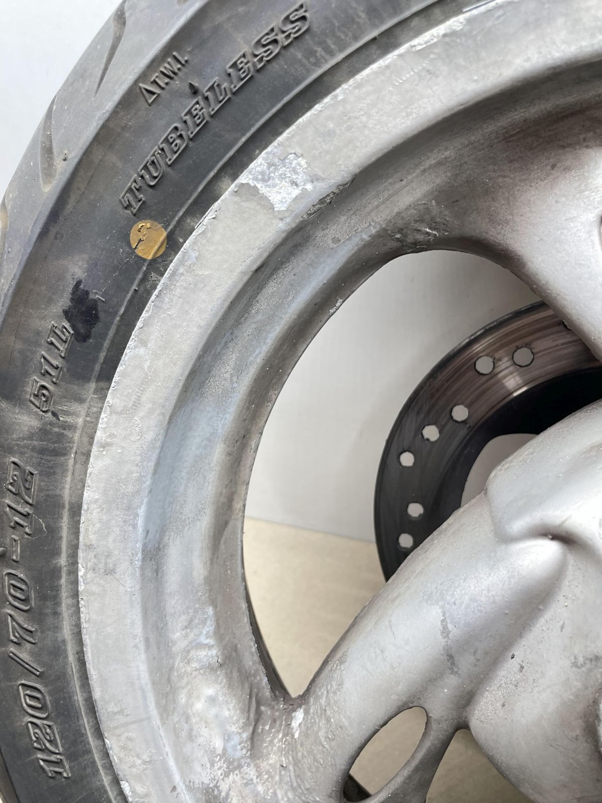 Aprilia Gulliver 50 - Vorderrad Reifen Felge vorne front wheel (76)