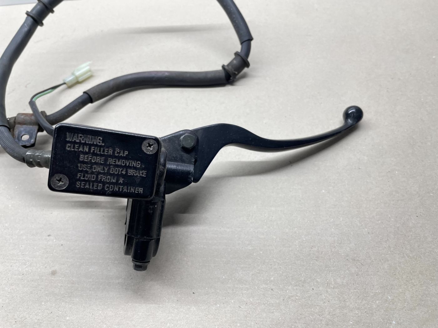 Ering / Baotian BT49QT-7 Bremse vorne Bremshebel Bremspumpe Bremszange  (102-14)
