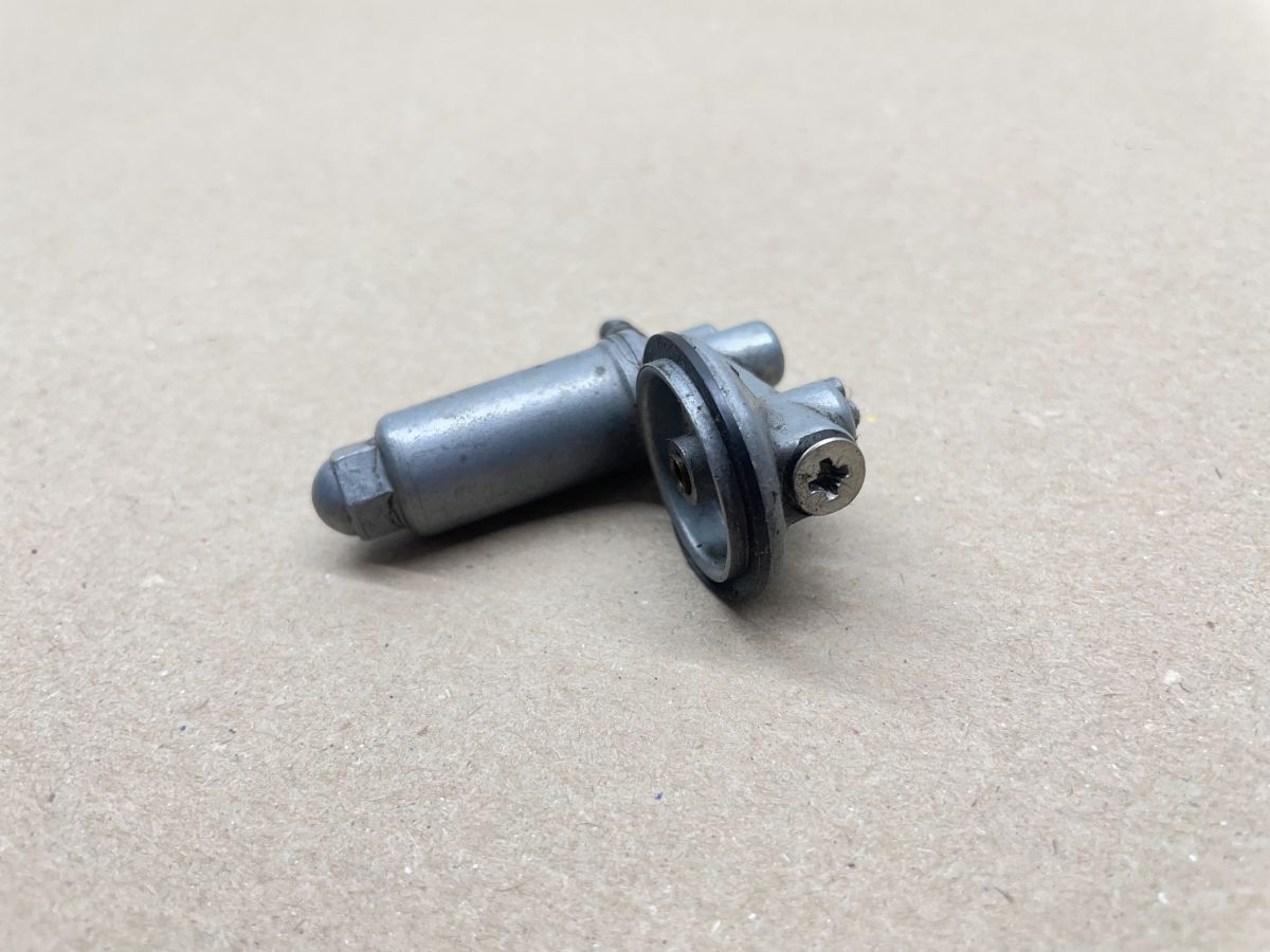 GURTNER DECKEL VERGASER - Mobylette Motobecane Peugeot carburetor (39-33)