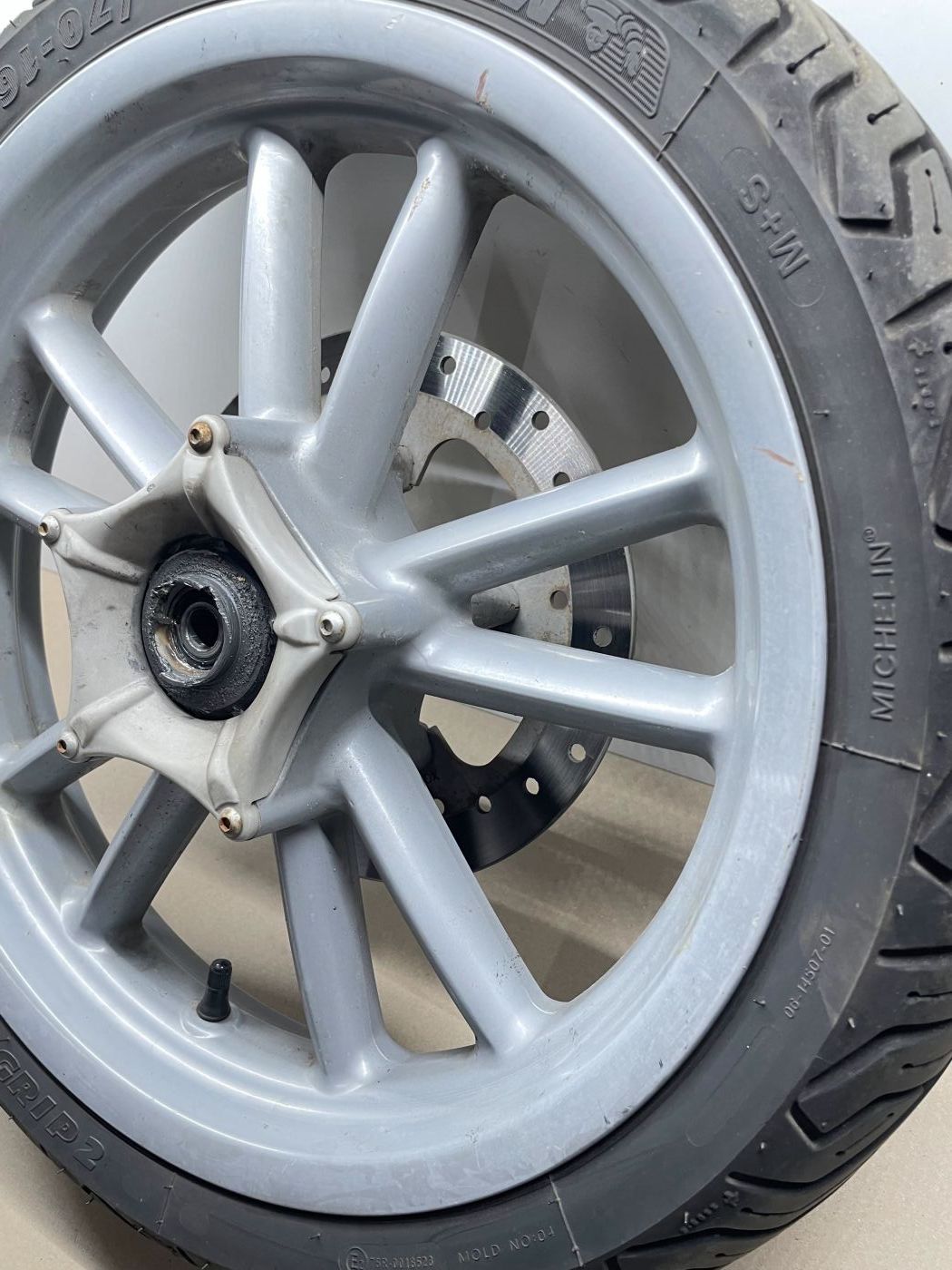 Piaggio Beverly 125 - Vorderrad Reifen Felge vorne front wheel (110)