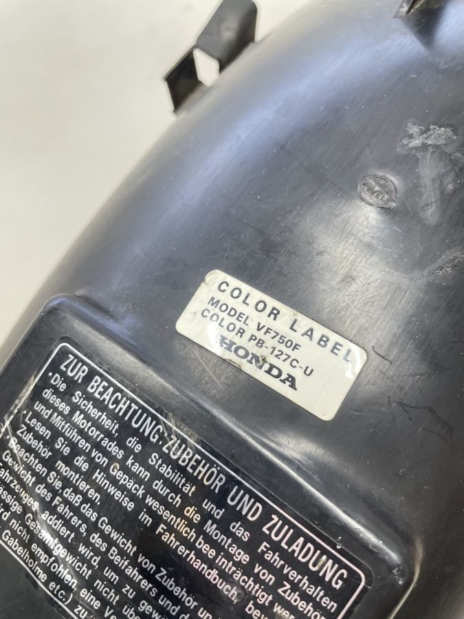 Honda VF 750 F - Spritzschutz hinten Verkleidung Abdeckung fairing  (118-5)