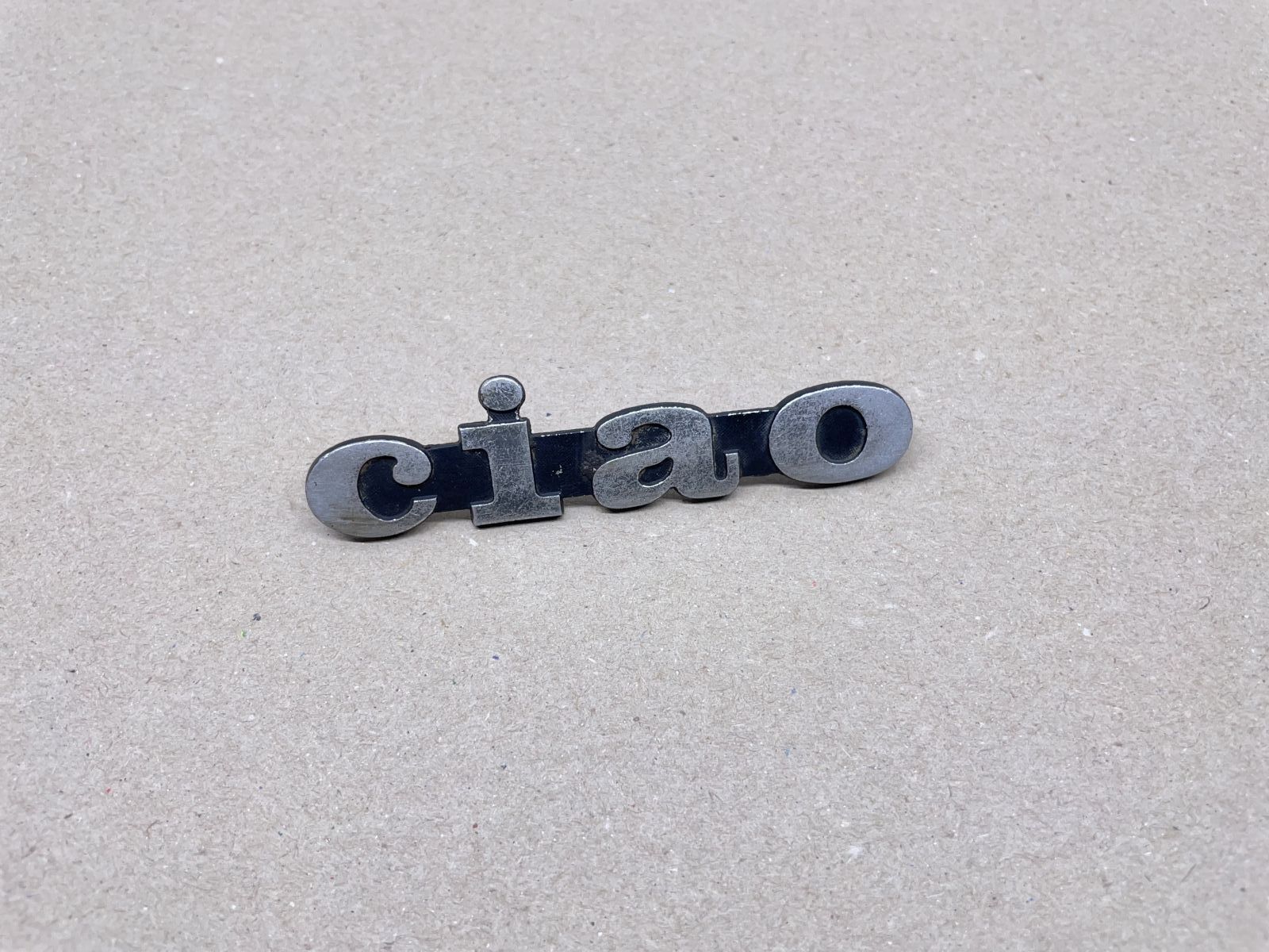 Piaggio Ciao - ORIGINAL Emblem Plakette Schriftzug Seitenteil Verkleidung (P22)