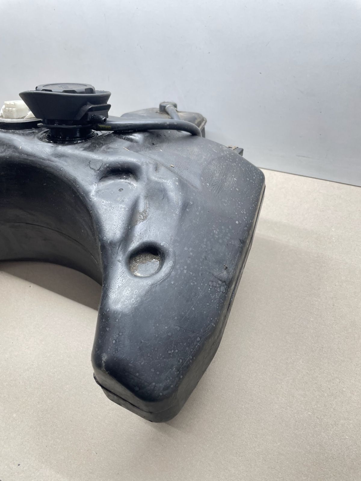 Aprilia SR50 R  - Benzintank Kraftstofftank Tankgeber petrol tank (93)