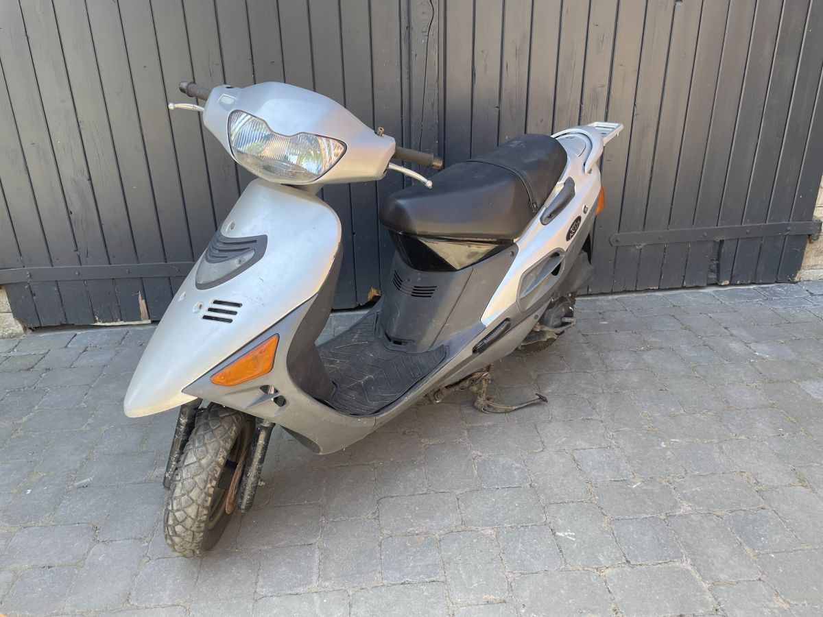 Suzuki AN 125 - Haltegriff links Sozius Griff (77)