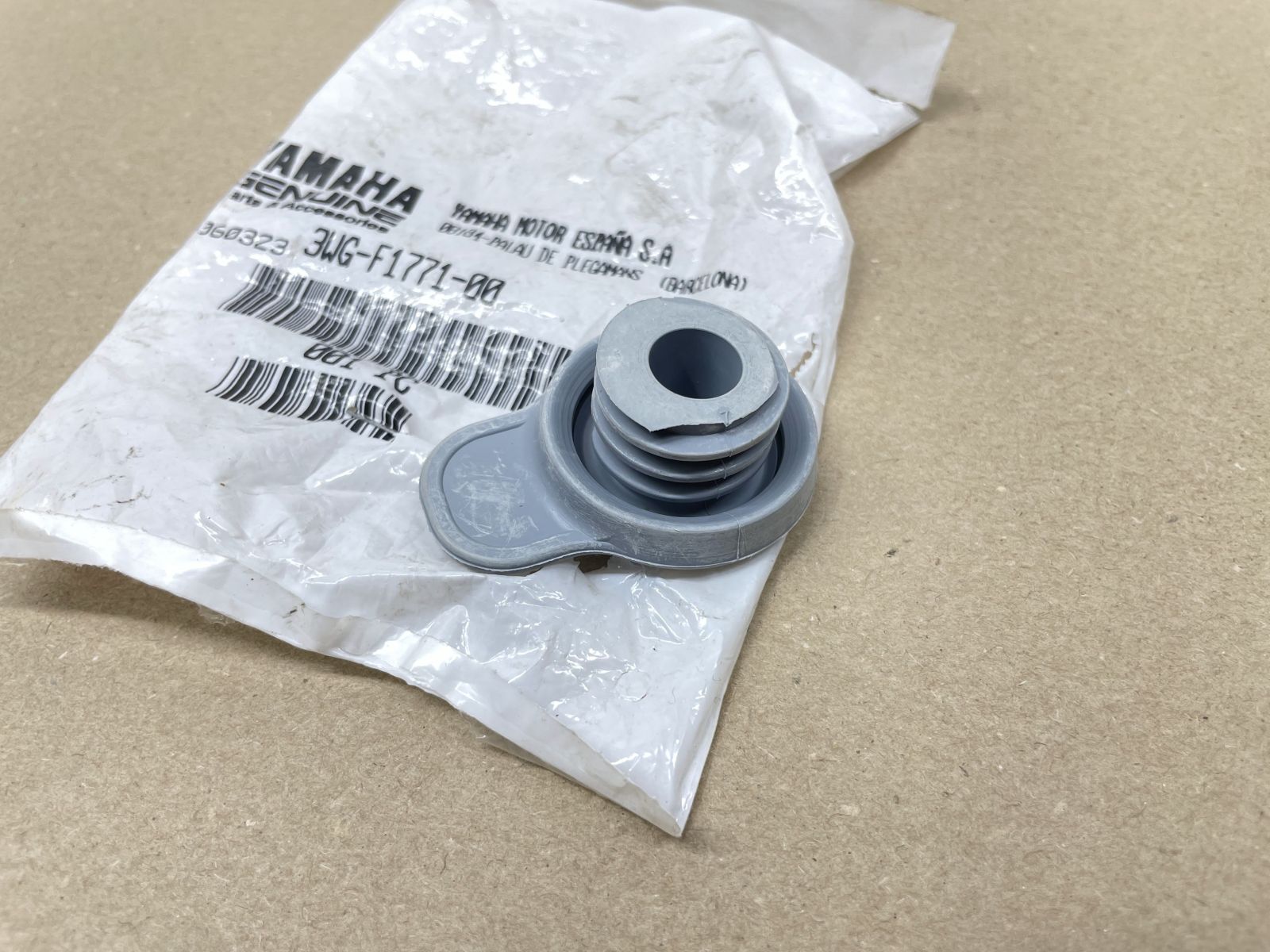 Yamaha Aerox / BW , MBK Nitro / Booster - ORIGINAL Öltankdeckel oil tank cap (118-23)