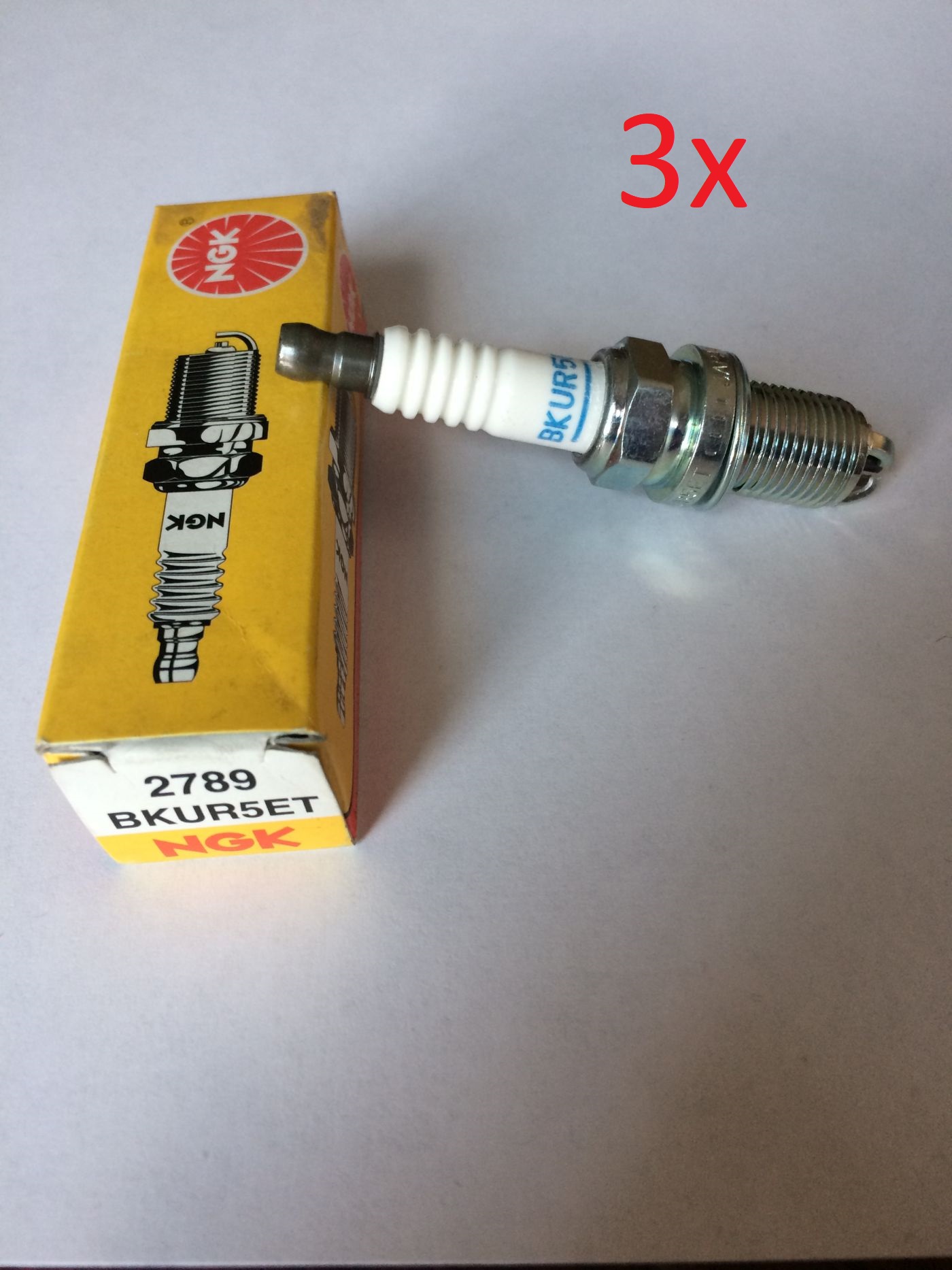 3x NGK Zündkerze BKUR5ET (V-Line 29) Audi A4 Skoda Fabia VW Passat Mercedes Vito