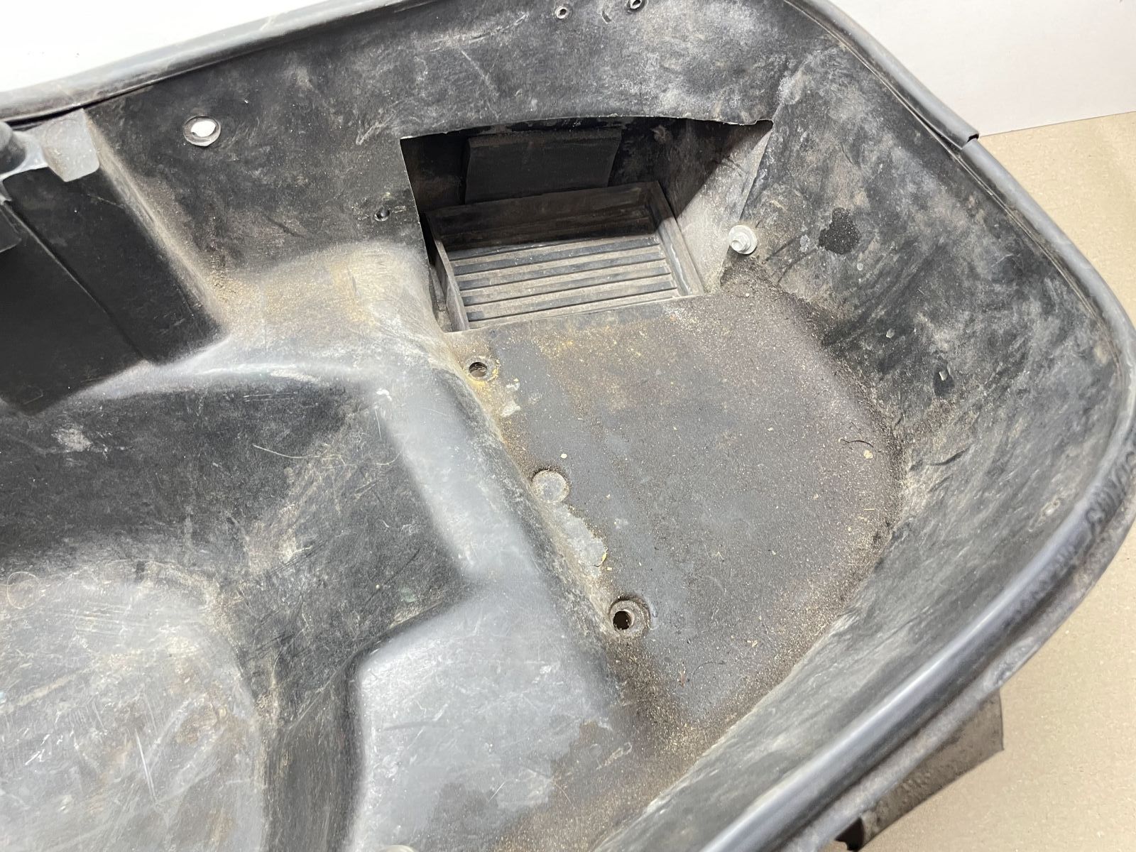 Aprilia Gulliver 50 - Helmfach Staufach Abdeckung Stauraum Verkleidung (76)