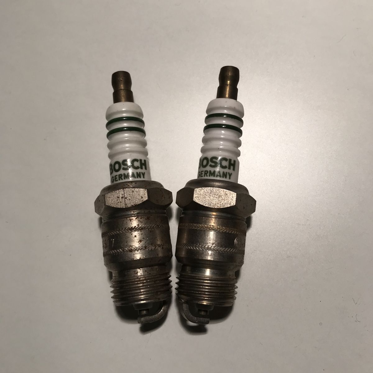 2x Bosch Zündkerze MA145T7 Spark Plug Tennplugg Z27