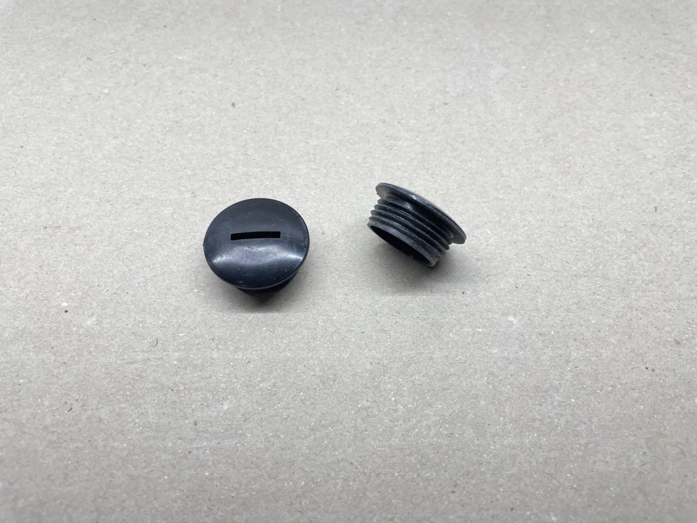 Mofa Teile NOS - Düsen Bing Deckel Stopfen Halterung Kappe Hercules KTM (39-49R)