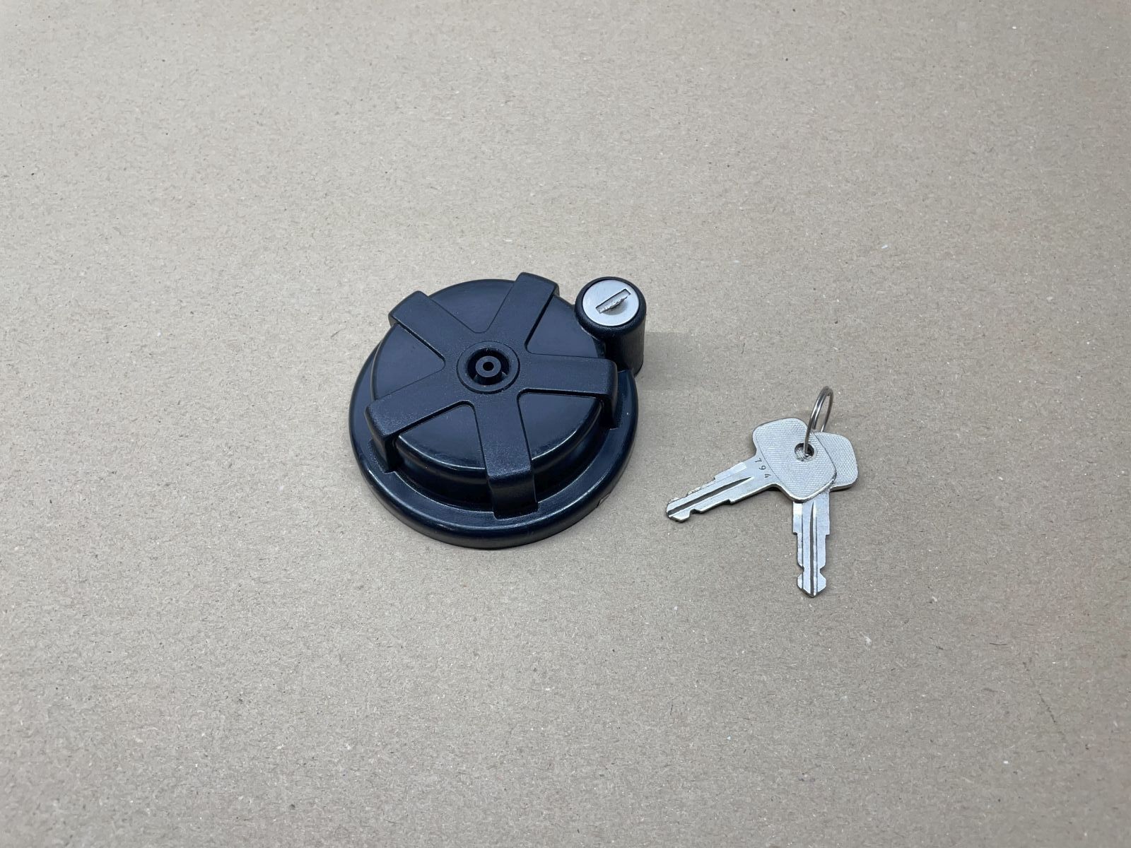 Yamaha DT 50 80 - Tankdeckel abschließbar NEU aus Lagerauflösung  (39-24)