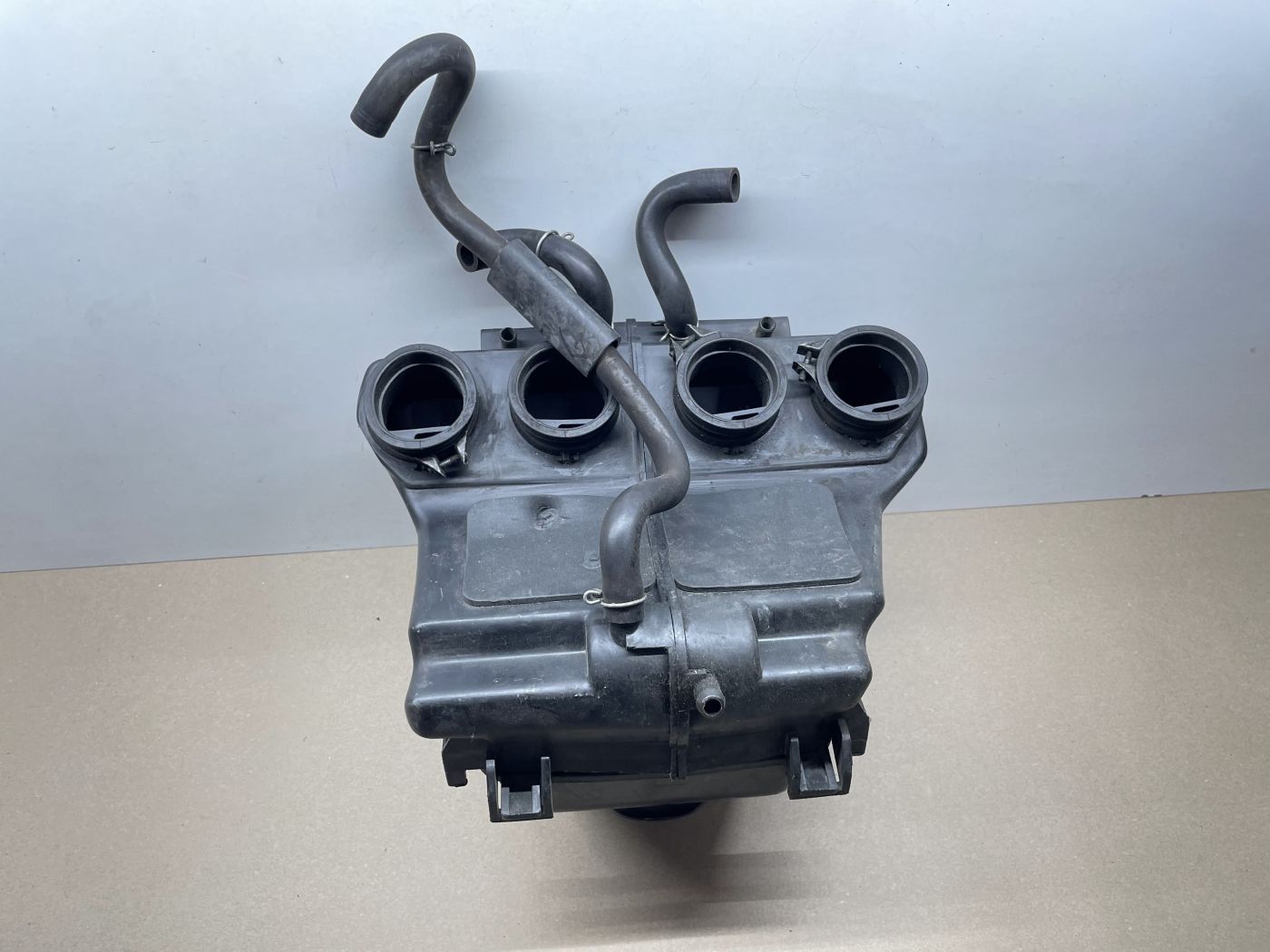 Suzuki RF 600 R - Luftfilterkasten Luftfiltergehäuse  (118-V)