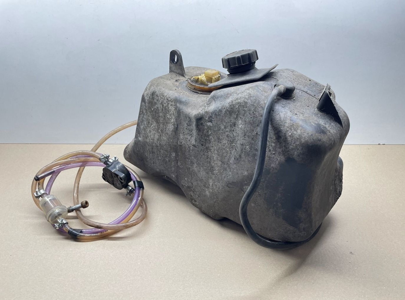 Piaggio Beverly 125 - Benzintank Kraftstofftank petrol tank Tankgeber (110)