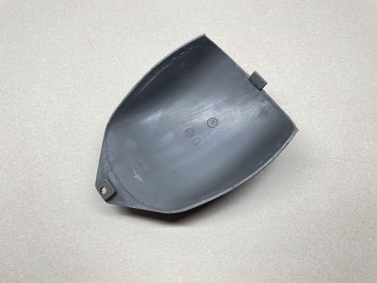 Piaggio Sfera NSL 50  - original Serviceklappe Helmfachdeckel Abdeckung (96-2)