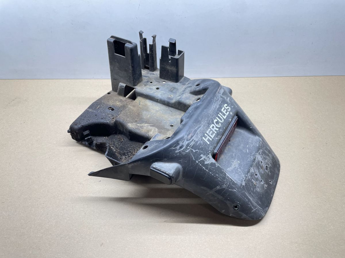 Hercules Splinter / Peugeot Speedake - Spritzschutz hi. Kennzeichenhalter (81)