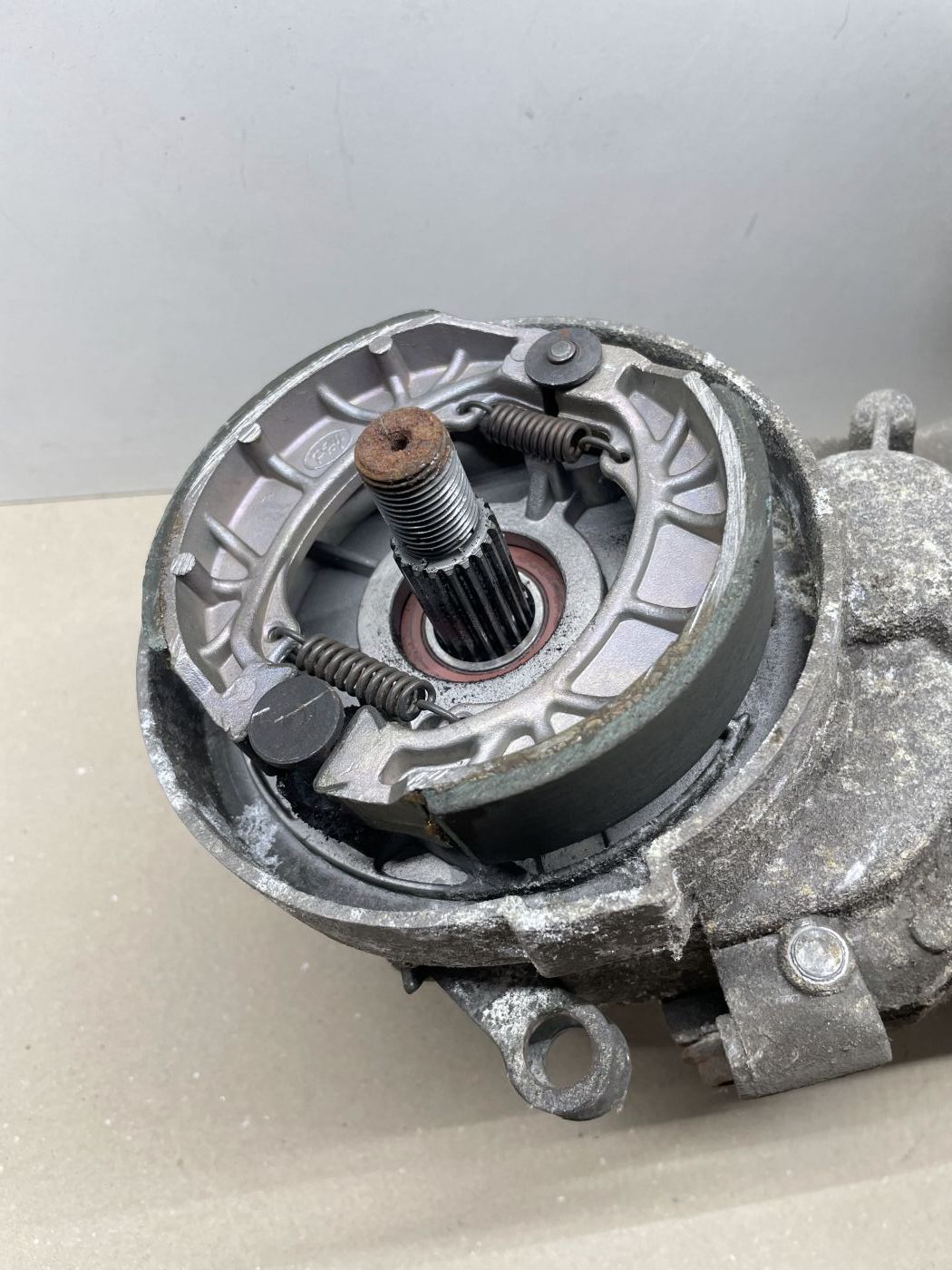 Ering / Baotian BT49QT-7 Motorblock Zylinder Getriebe Kurbelwelle (102-14)