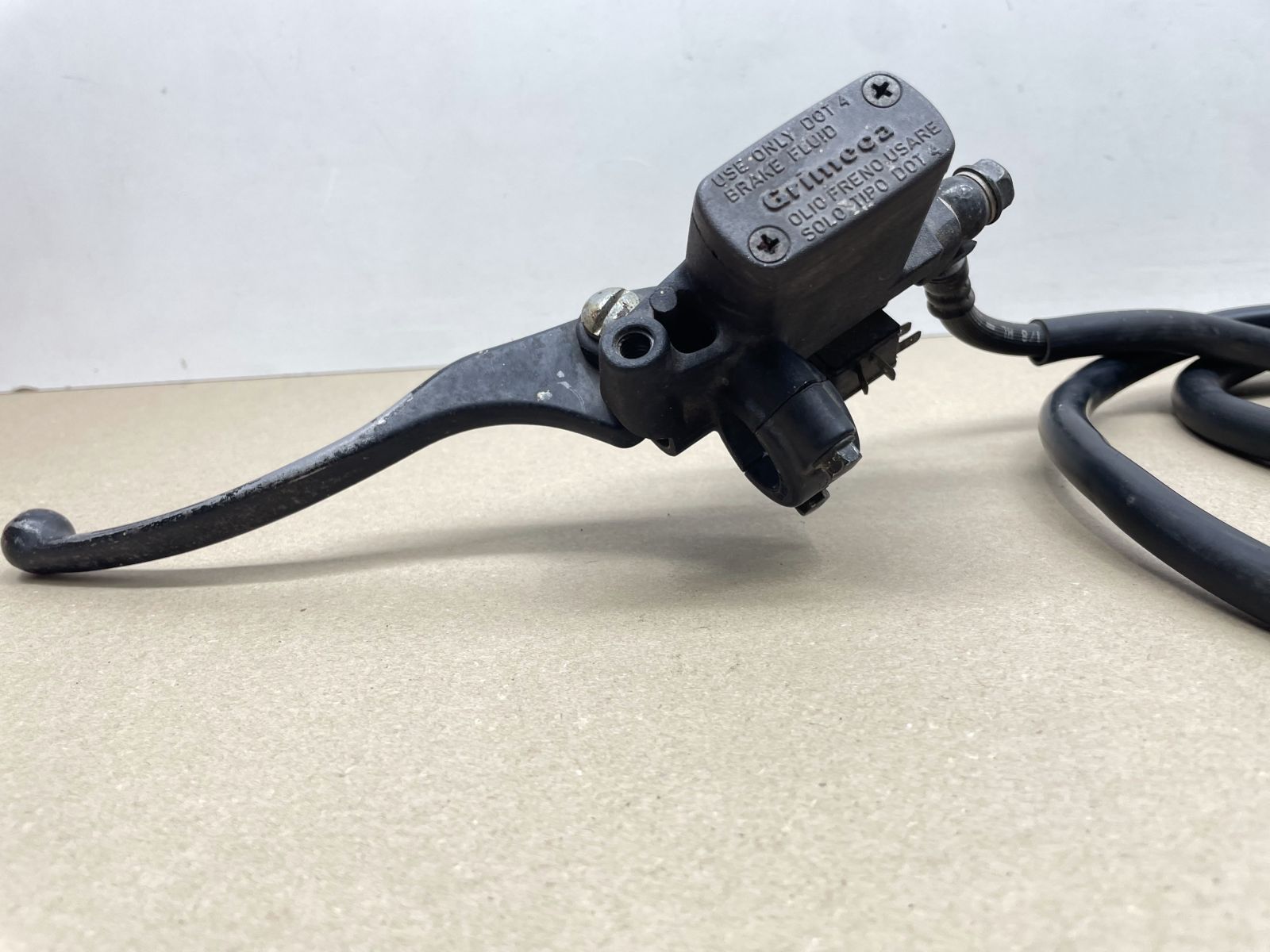 Honda X8R - Bremse hinten Bremszange Bremsleitung rear brake (119)