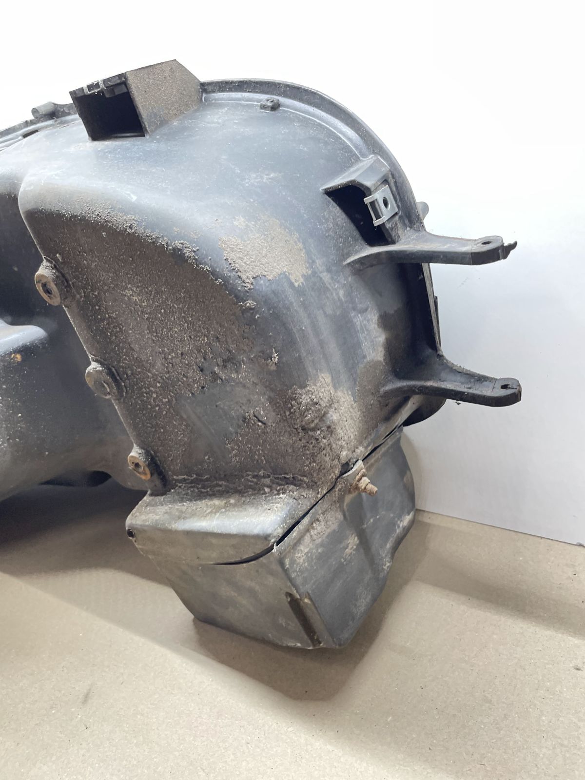 Aprilia Gulliver 50 - Helmfach Staufach Abdeckung Stauraum Verkleidung (76)