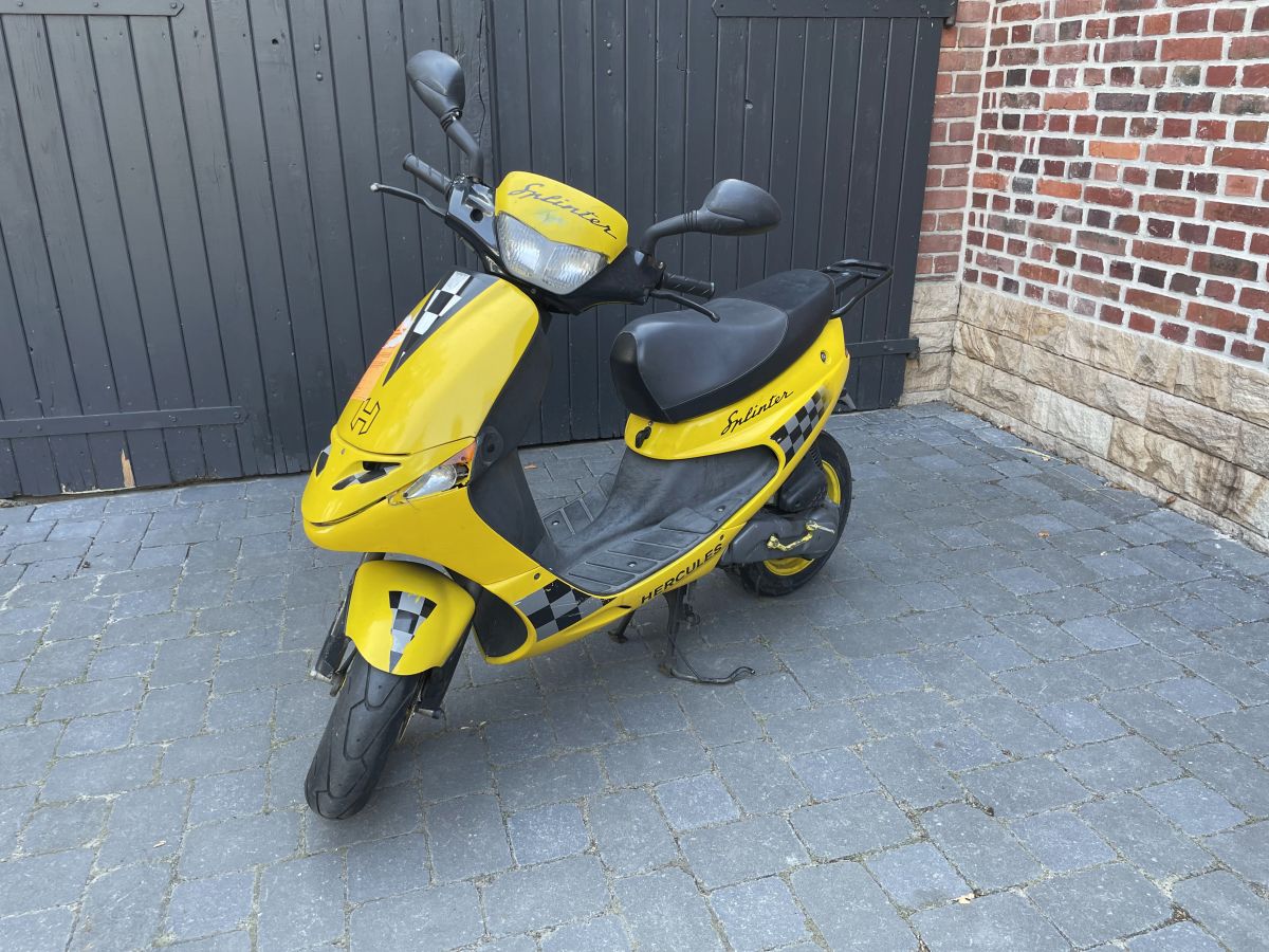 Hercules Splinter / Peugeot Speedake Seitenteil rechts Verkleidung (62-2)